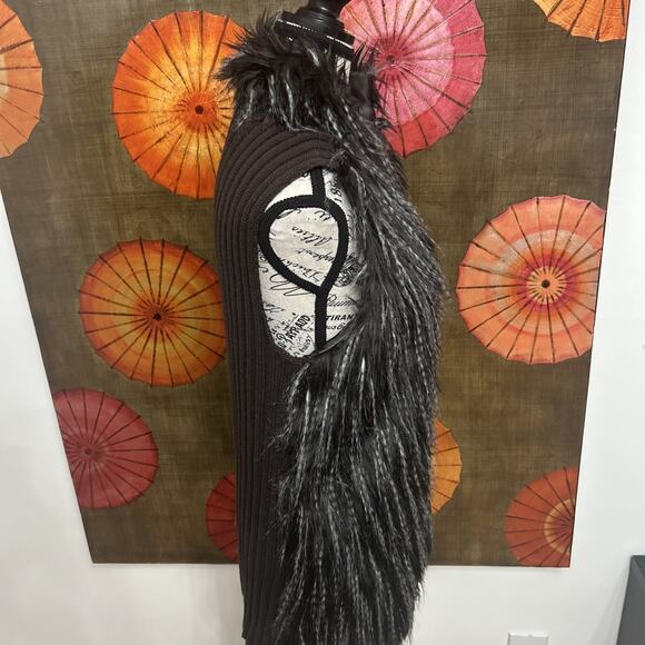 Adrianna Papell Black Faux Fur Sweater Vest Modern Luxe Versatile Glam Size S - Picture 3 of 7